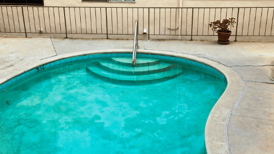 How to Quickly Get Rid of Mustard Algae in a Pool